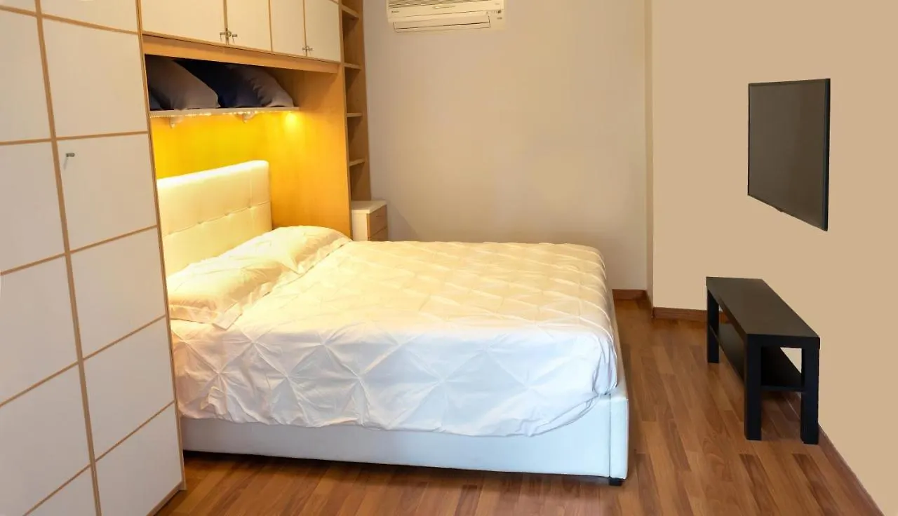 Folly Apartment Naples Italie